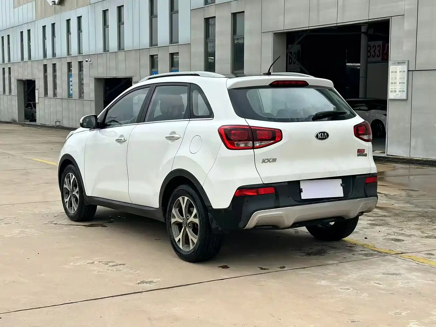 Kia KX3 Smart Run 2015 1.6L Automatic 2WD DLX фото 9