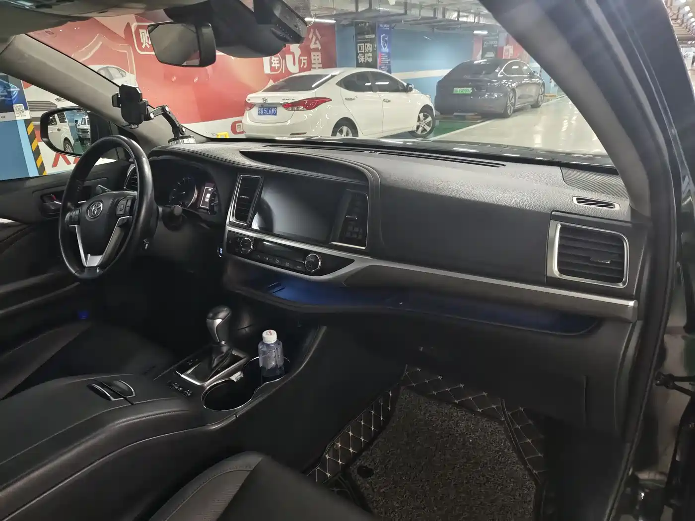 Toyota Highlander 2018 2.0T 4WD Ultimate 7-seater China VI фото 16