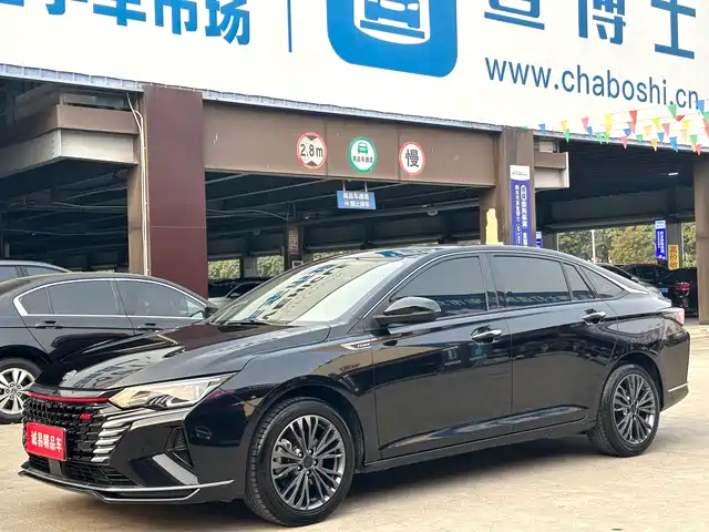 DONGFENG YI HYUN MAX