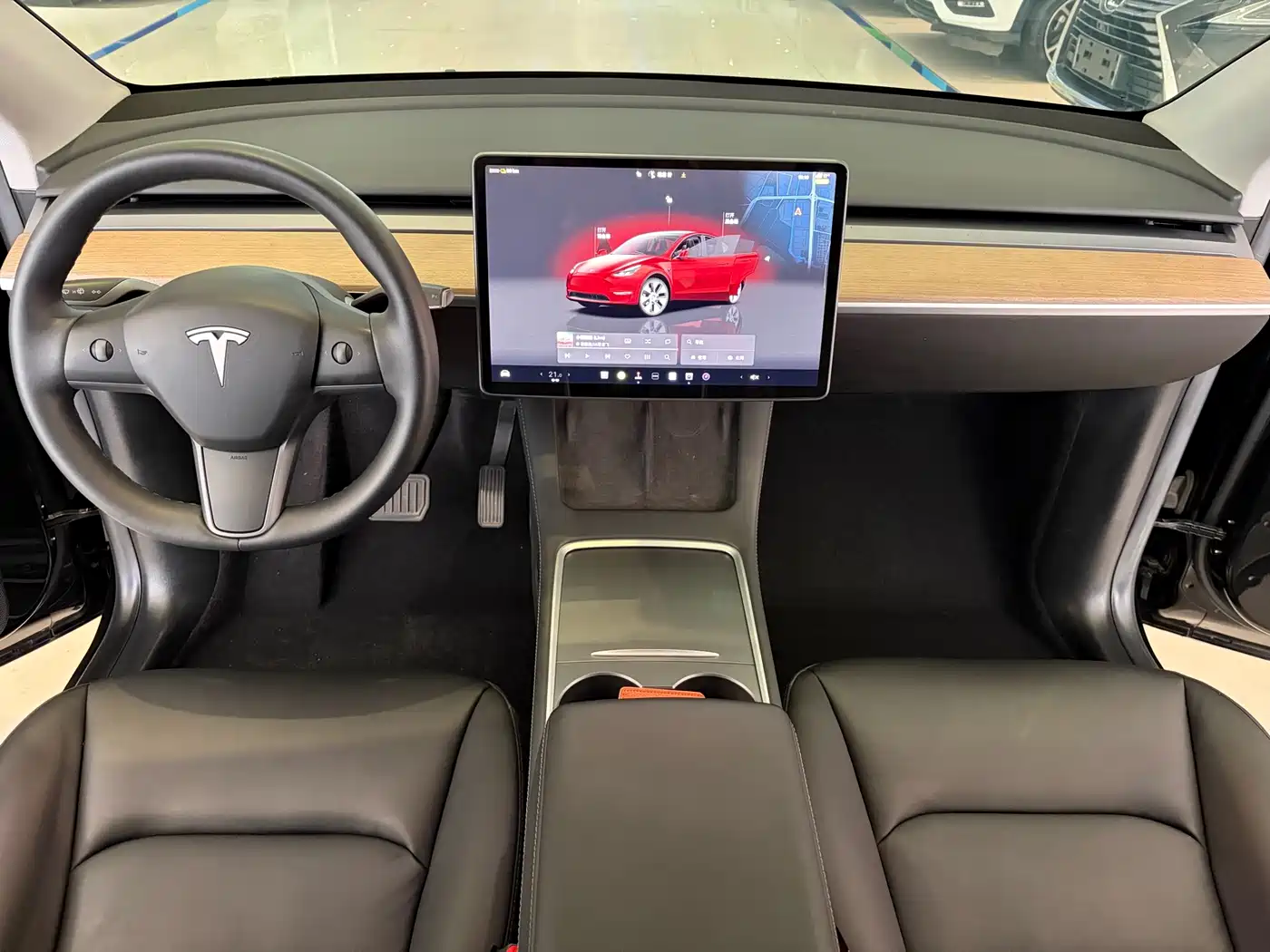 TESLA MODEL Y