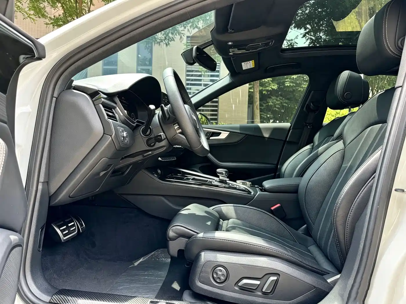 Audi A4L 2023 40 TFSI Luxury Sport фото 5