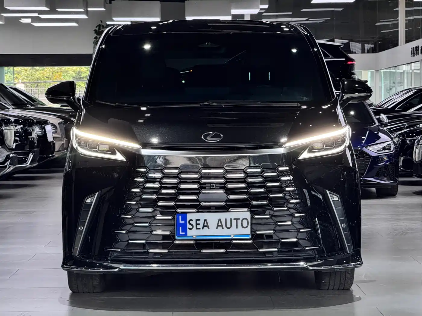 Lexus LM 2024 2023 350h 7-Seater Elegance Edition