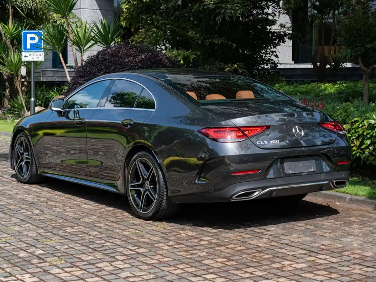 MERCEDES-BENZ CLS