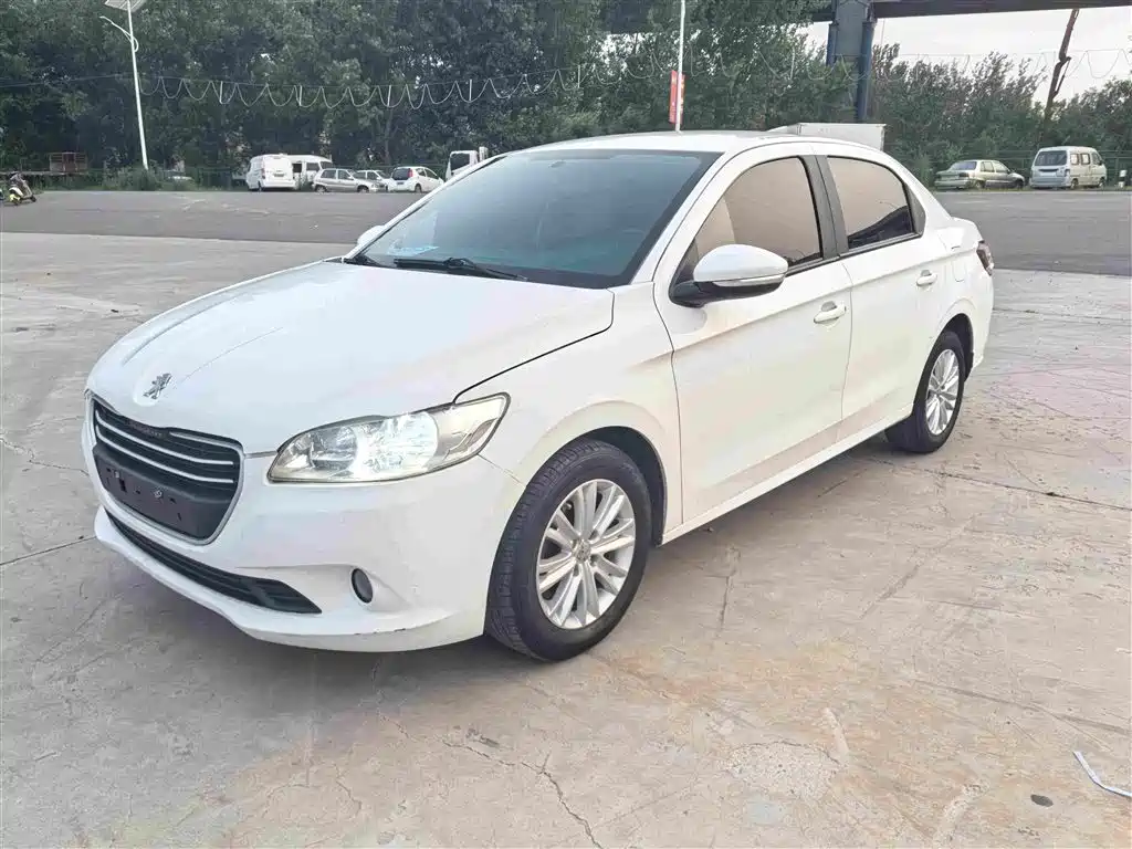 Peugeot 301 2015 2014 1.6L Manual Comfort Edition