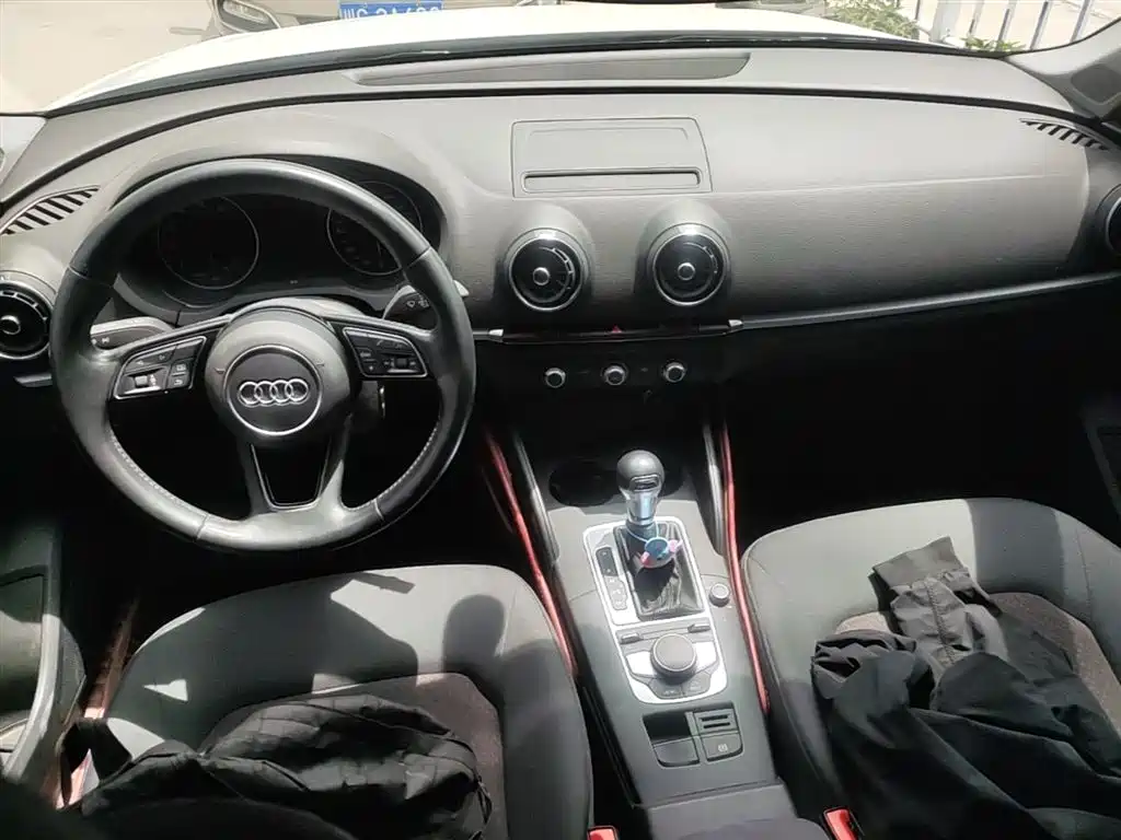 Audi A3 2018 30th Anniversary Limousine 35 TFSI Progressive фото 16