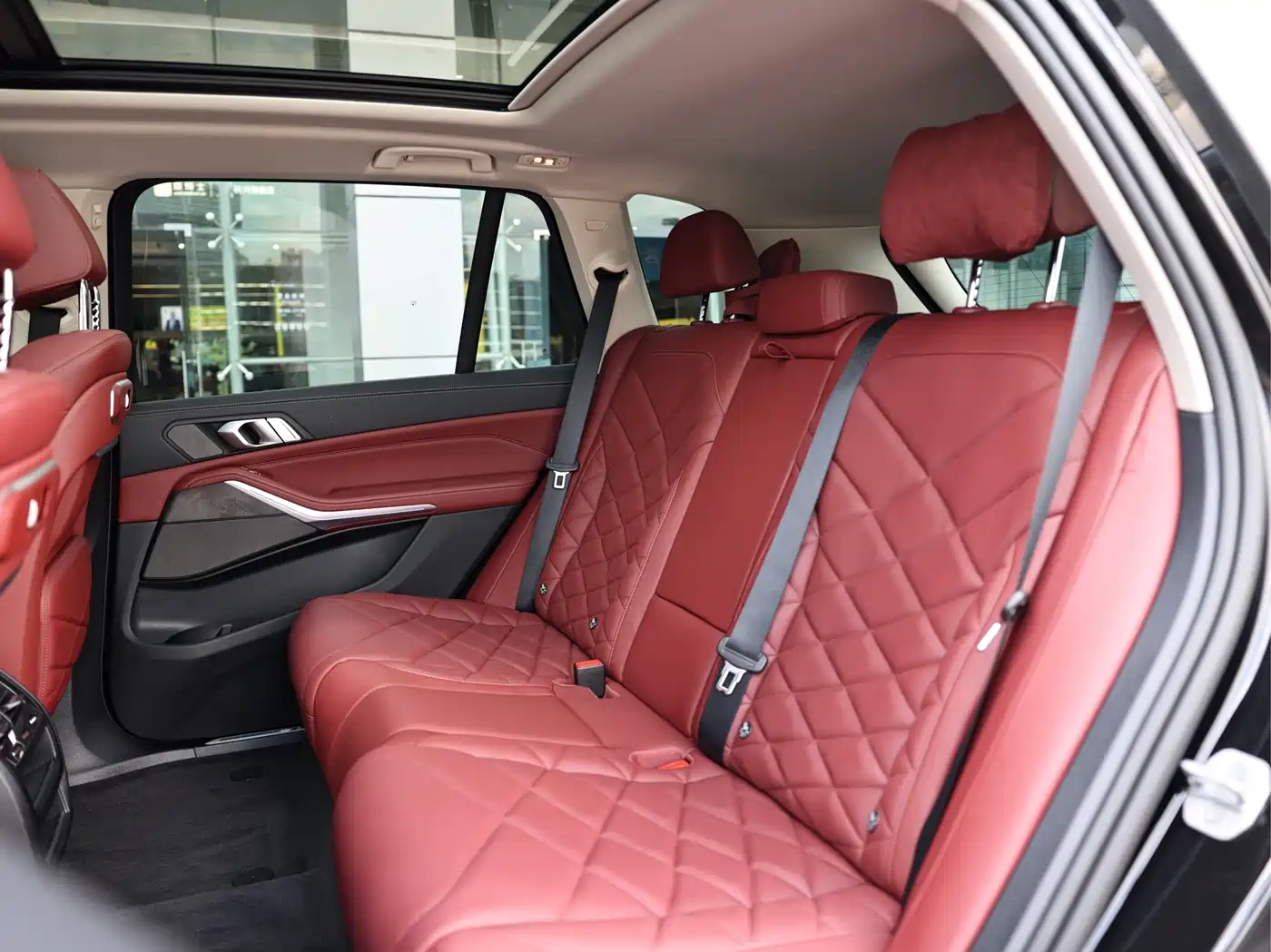 BMW X5 2025 Model xDrive 30Li M Sport Blackout Package фото 14