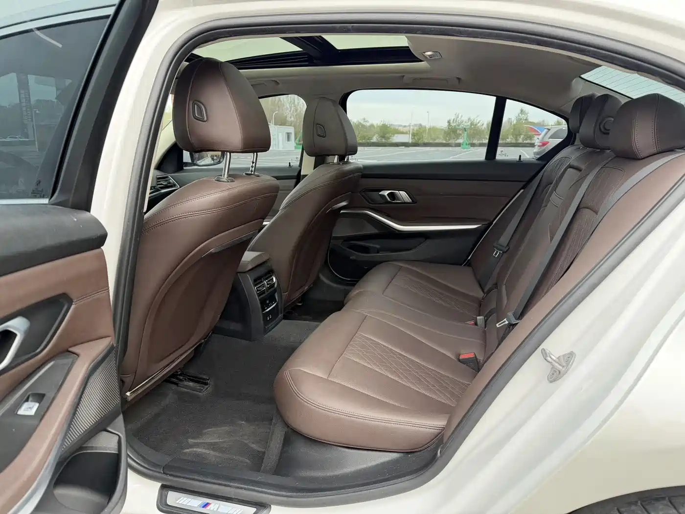 BMW 3 Series 2023 320Li M Sport Package фото 17