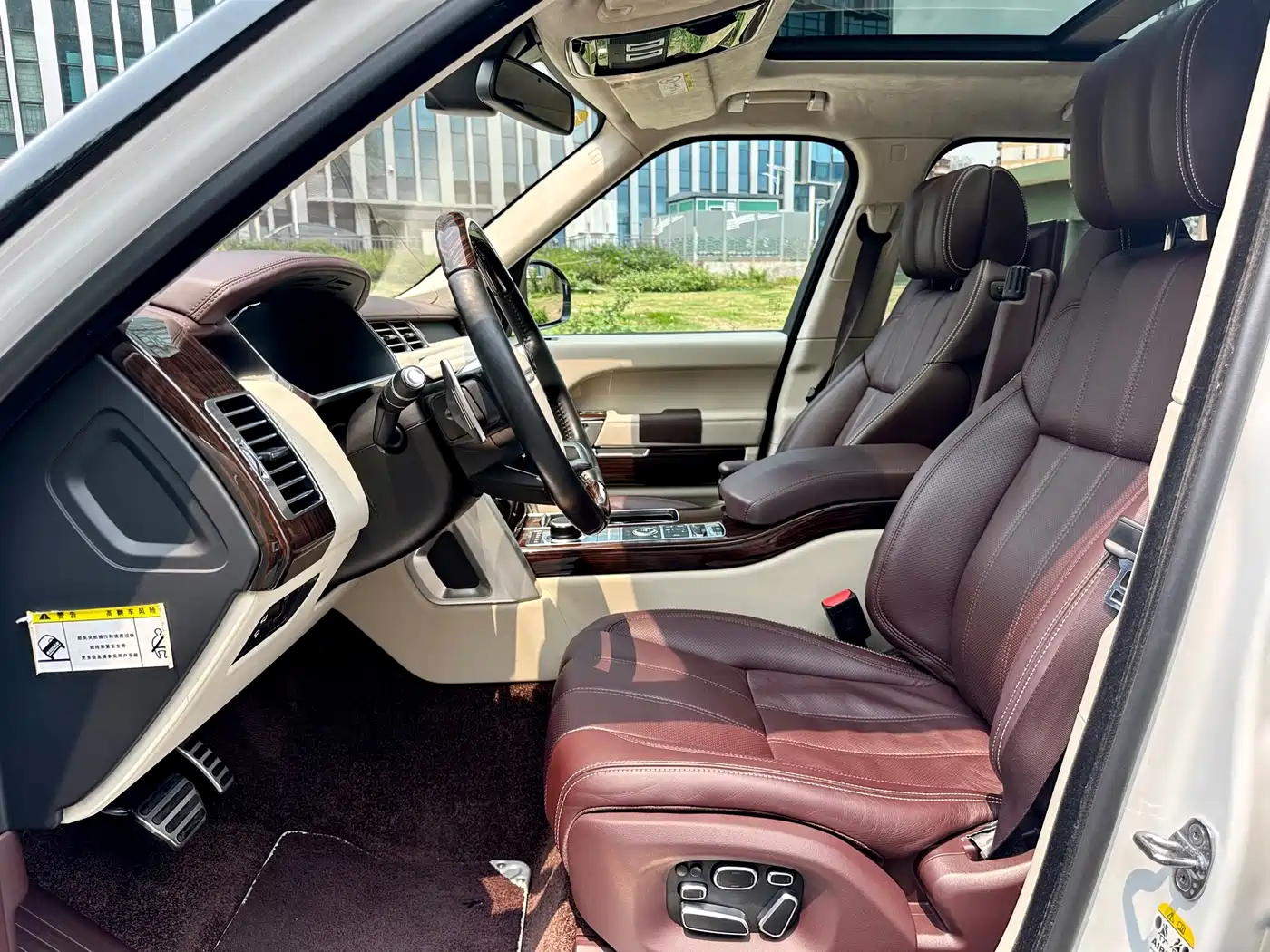 Land Rover Range Rover 2015 3.0 TDV6 Vogue фото 4