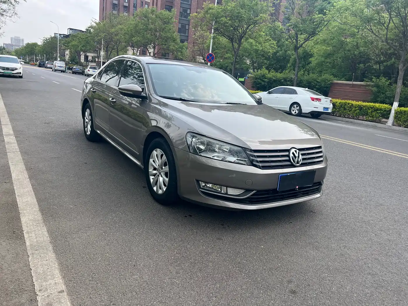 Volkswagen Passat 2011 1.8TSI DSG Honor Edition фото 3