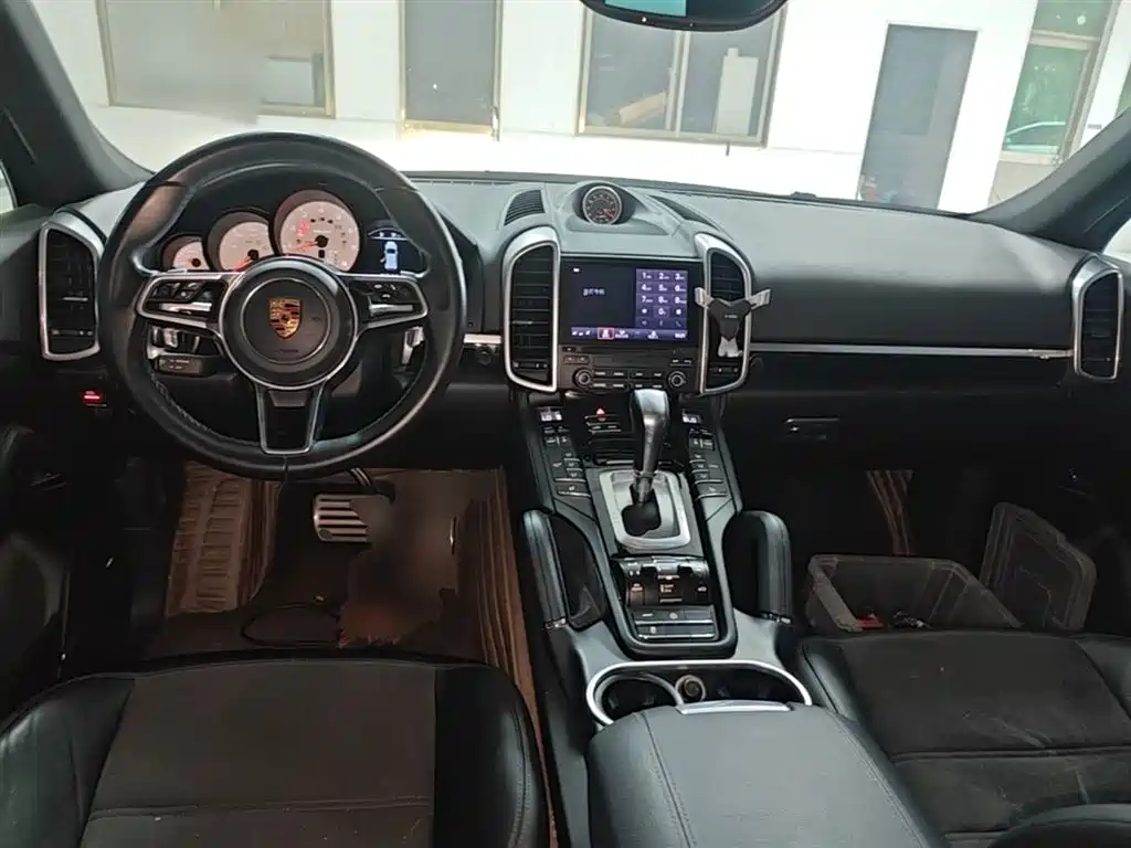 Porsche Cayenne 2016 Cayenne Platinum Edition 3.0T фото 10