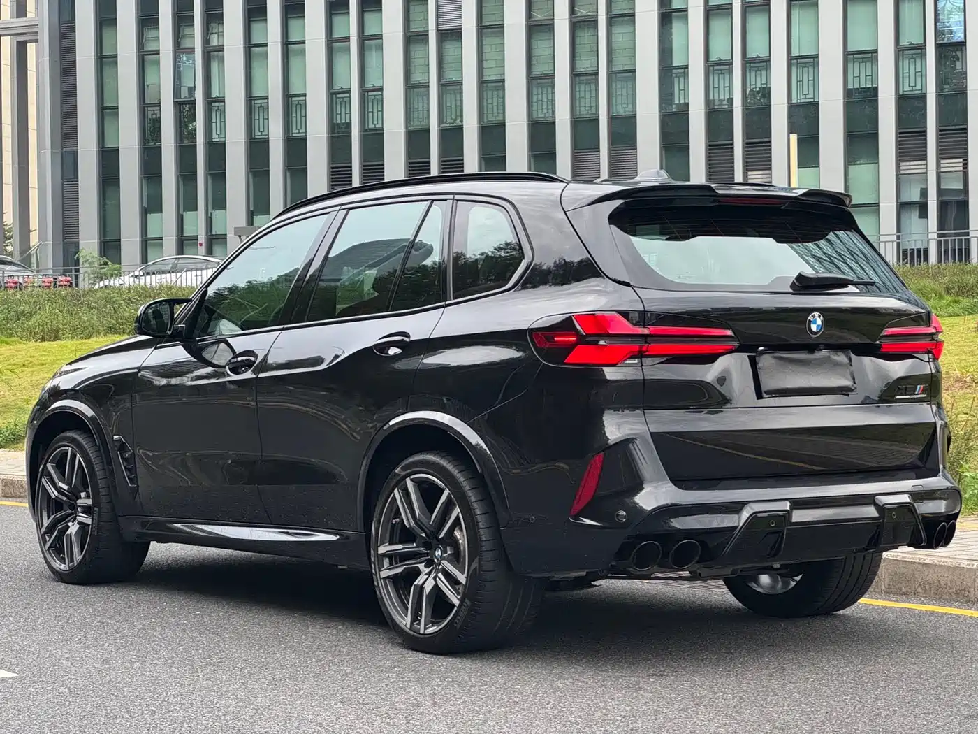 BMW X5 M 2023 Model X5 M Thunder Edition фото 24
