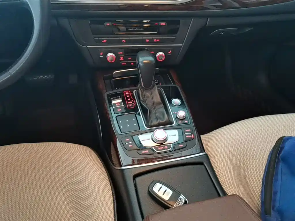 Audi A6L New Energy 2018 40 e-tron фото 13