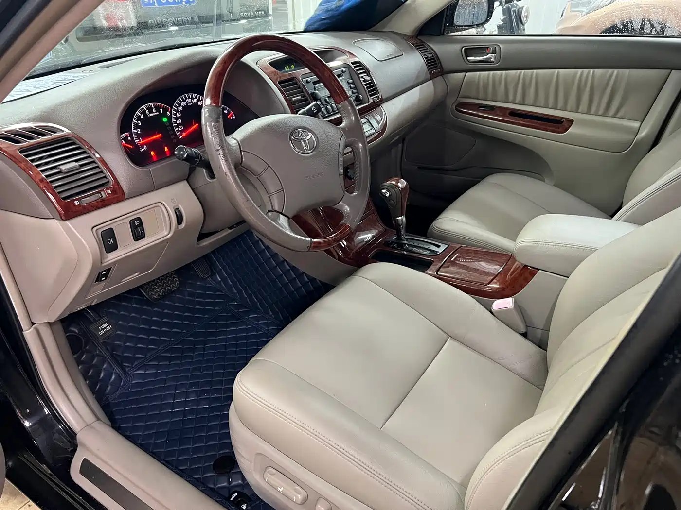 Toyota фото 7