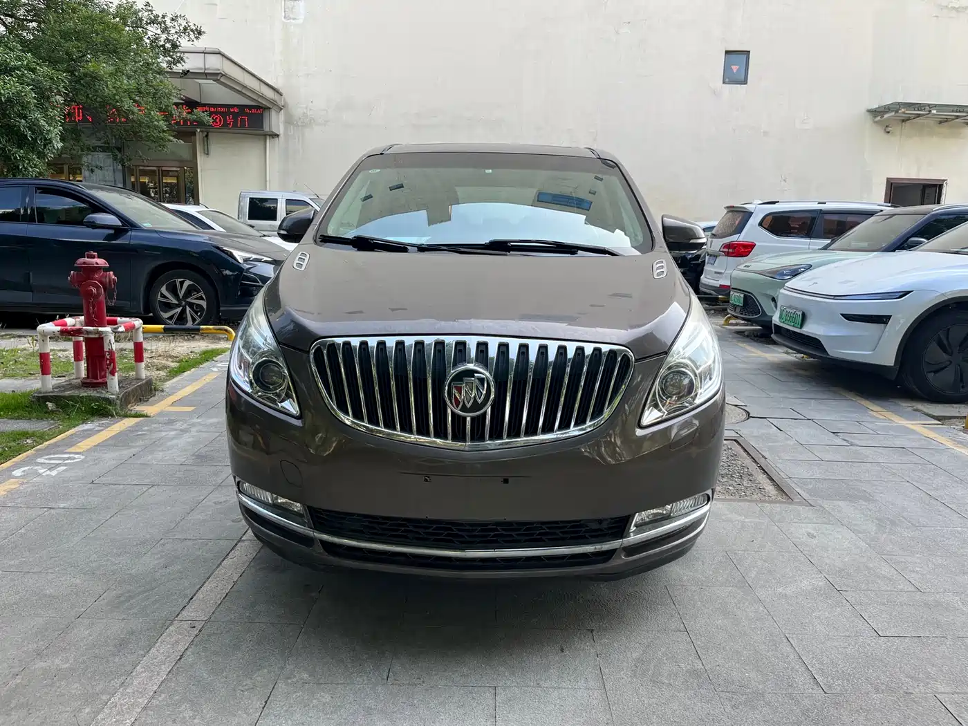 Buick GL8 2013 3.0L GT Luxury Business Elegance Edition фото 2
