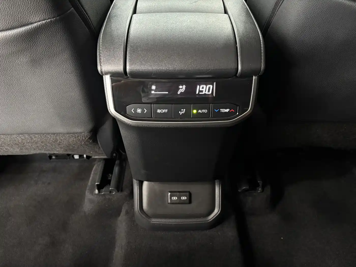 Toyota Highlander 2022 380T 4WD Premium 7-Seater фото 22