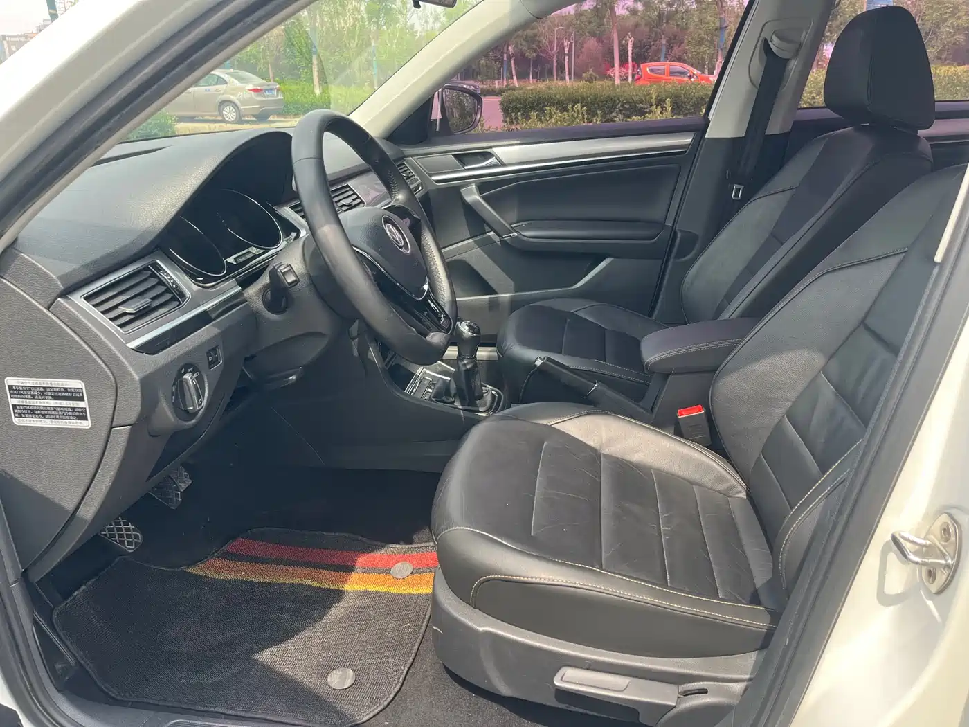 Volkswagen Bora 2016 Model 1.6L Manual Comfort фото 5