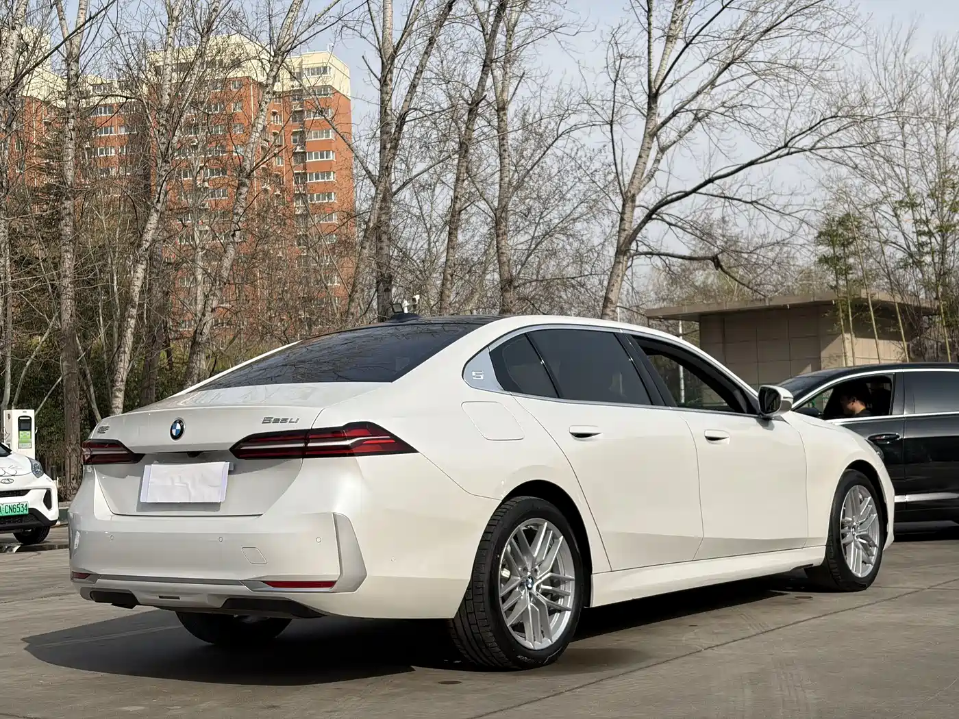 BMW 5 Series 2024 525Li Luxury Package фото 2