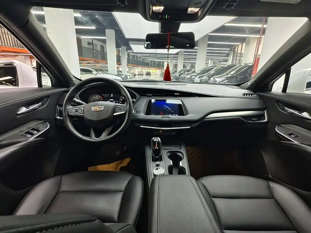 Cadillac XT4 2021 28T FWD Premium Edition фото 7