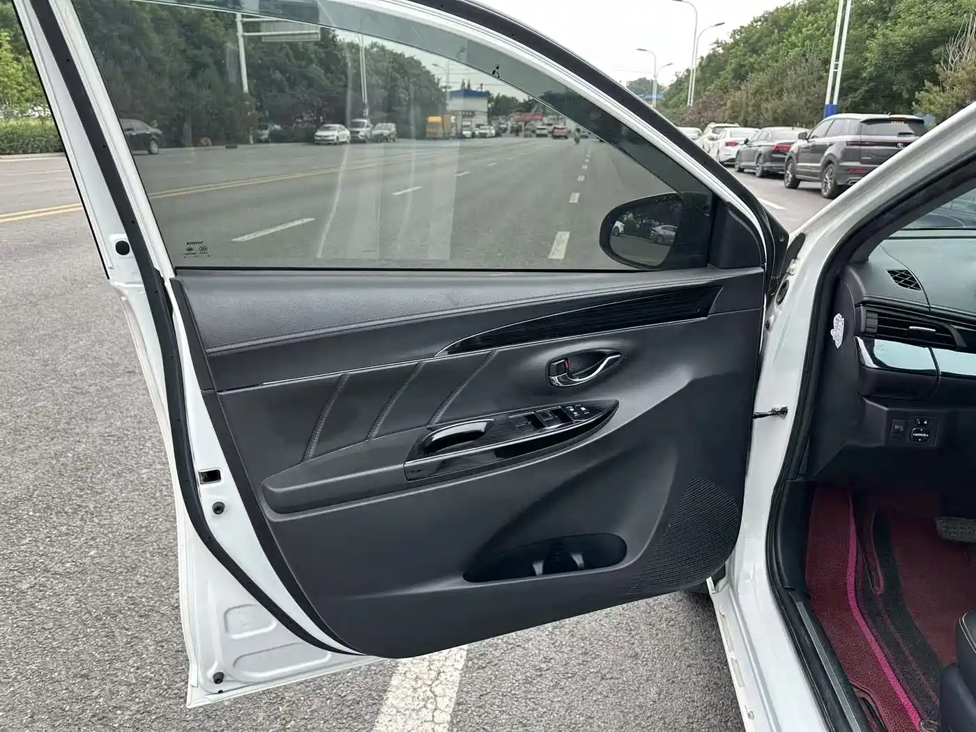 Toyota YARiS L Zhi Xuan 2020 1.5L CVT Luxury Edition фото 7