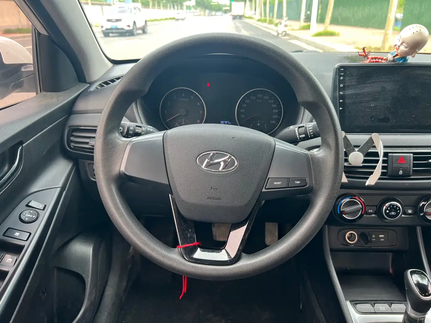 Hyundai Elantra 2017 1.6L Automatic Joy Value GLS фото 10