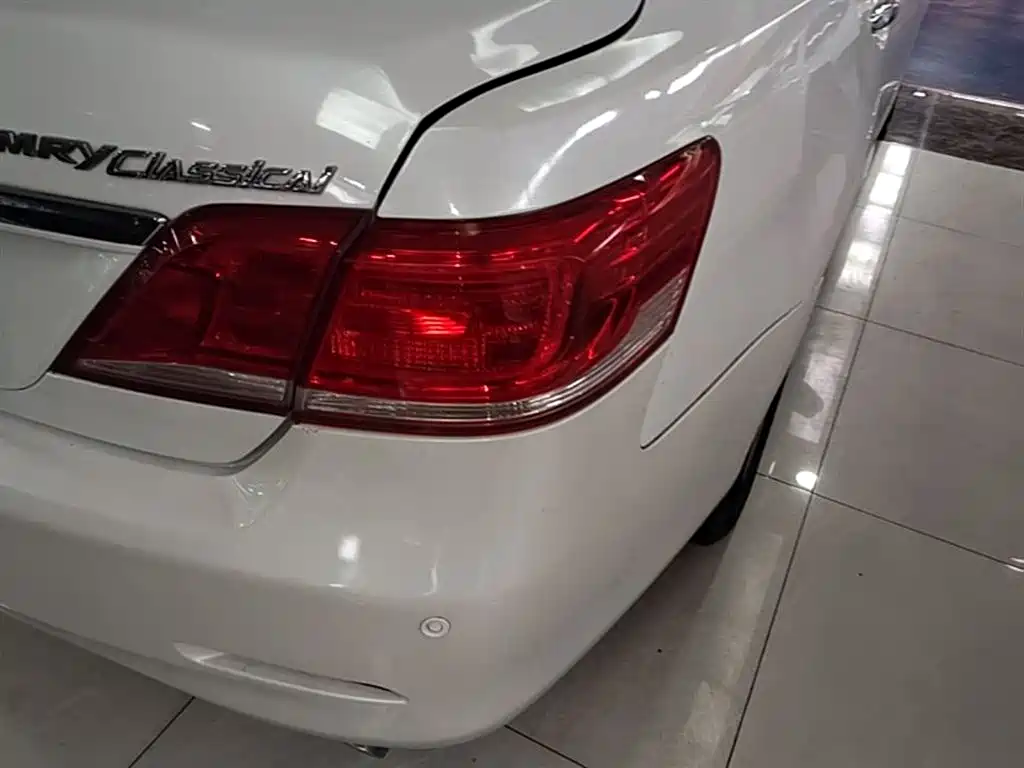Toyota Camry 2013 200E Classic Elite Edition фото 8
