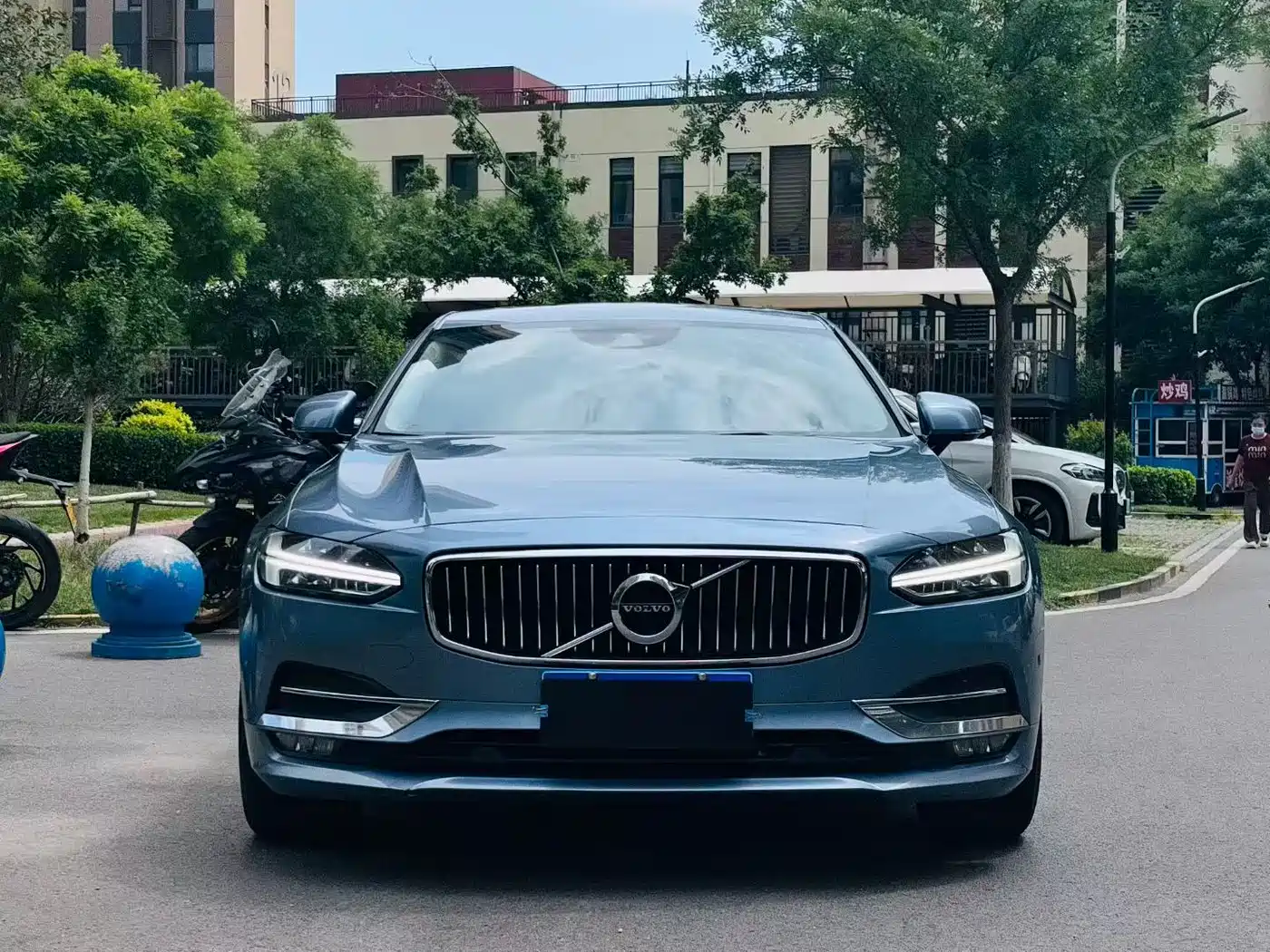 Фото 2 - Volvo S90