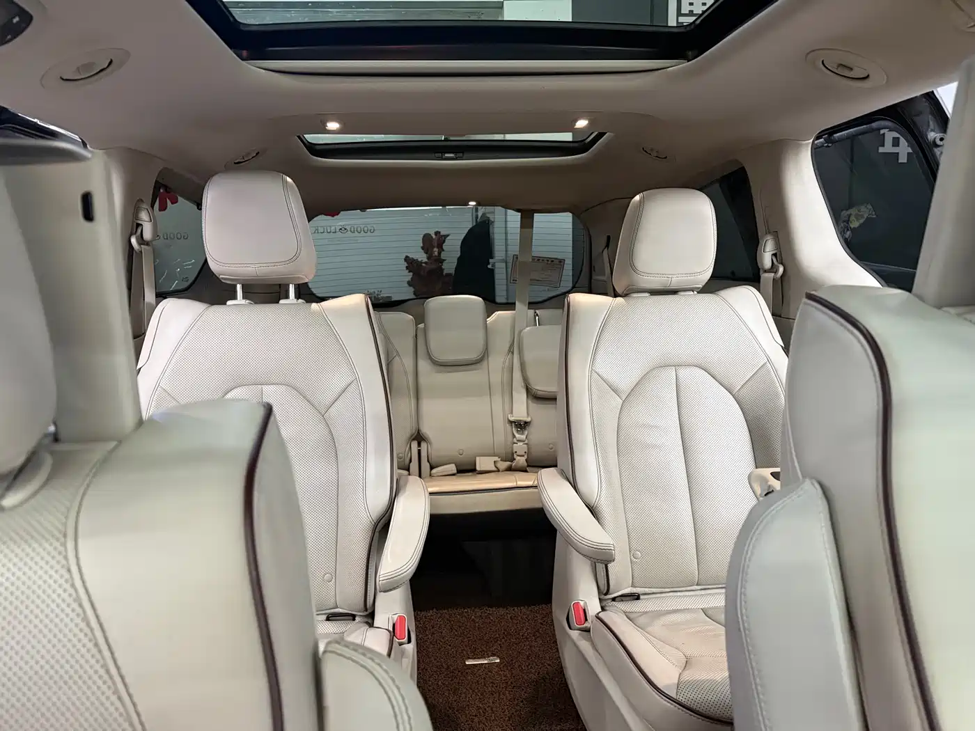 Chrysler Grand Voyager (Import) 2018 2017 3.6L Premium Edition