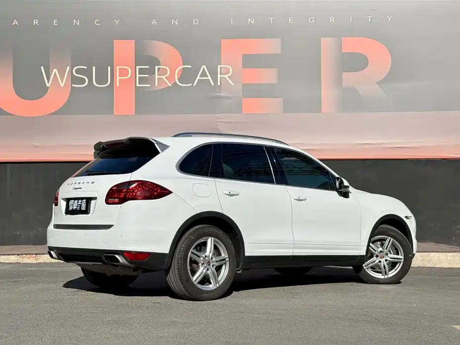 Porsche Cayenne 2014 Cayenne Platinum Edition 3.0T фото 3