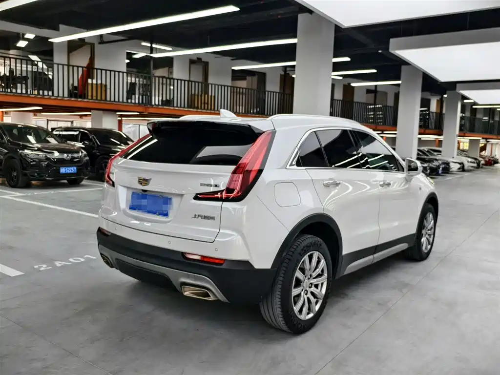 Cadillac XT4 2021 28T FWD Premium Edition фото 18