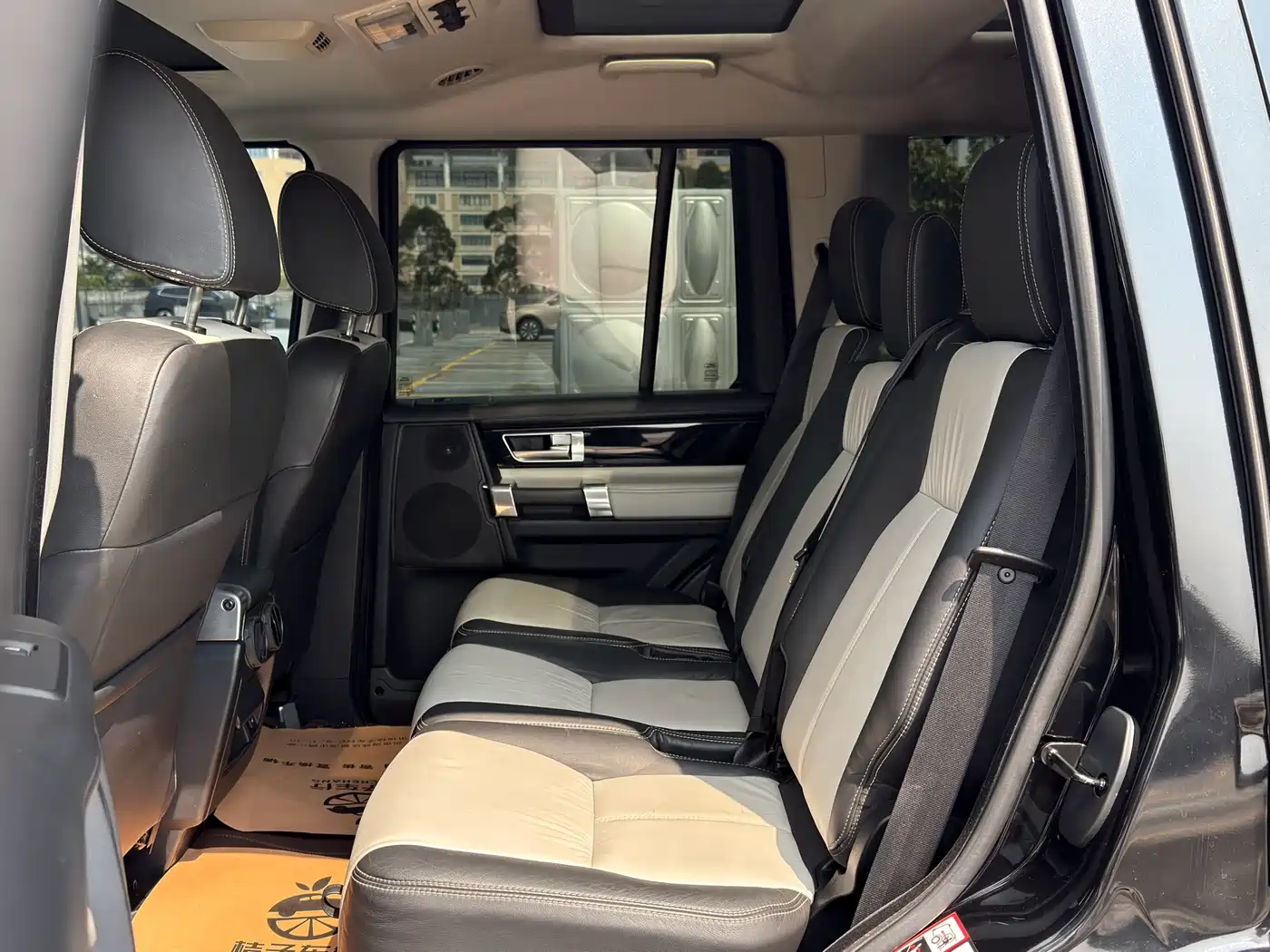 Land Rover Discovery 2014 3.0 SC V6 XXV Edition фото 11