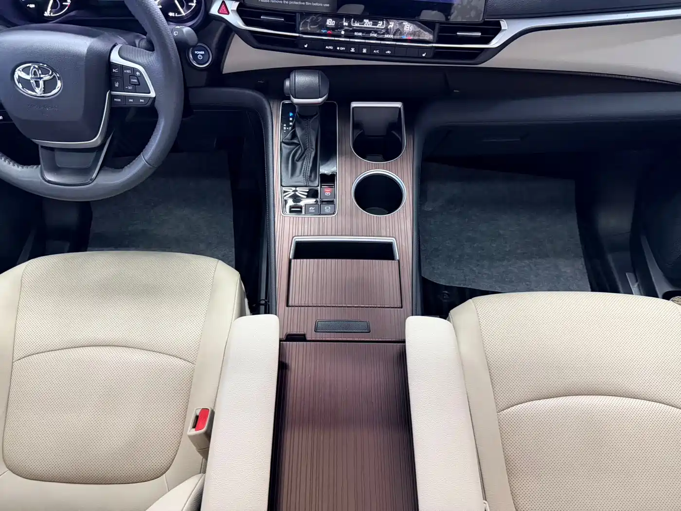 Toyota Granvia 2023 2.5L Hybrid Prestige PLUS Edition фото 16