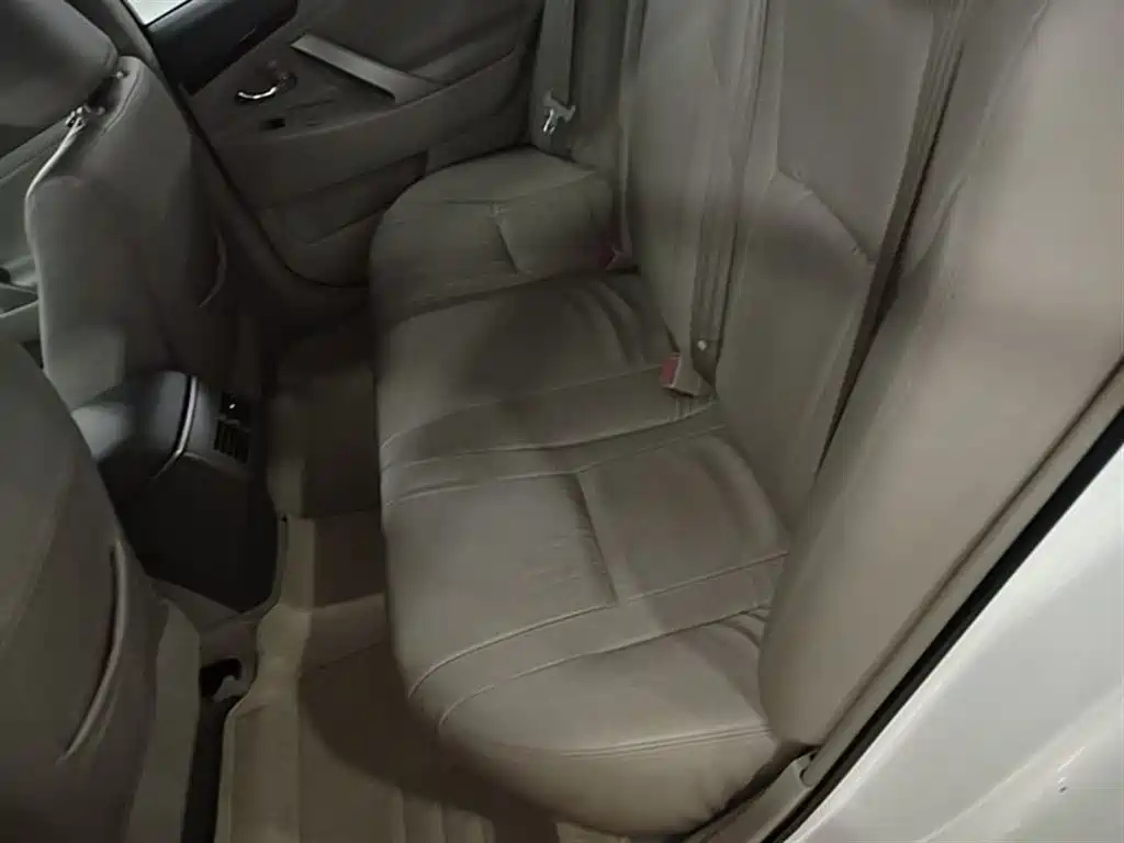 Toyota Camry 2013 200E Classic Elite Edition фото 17