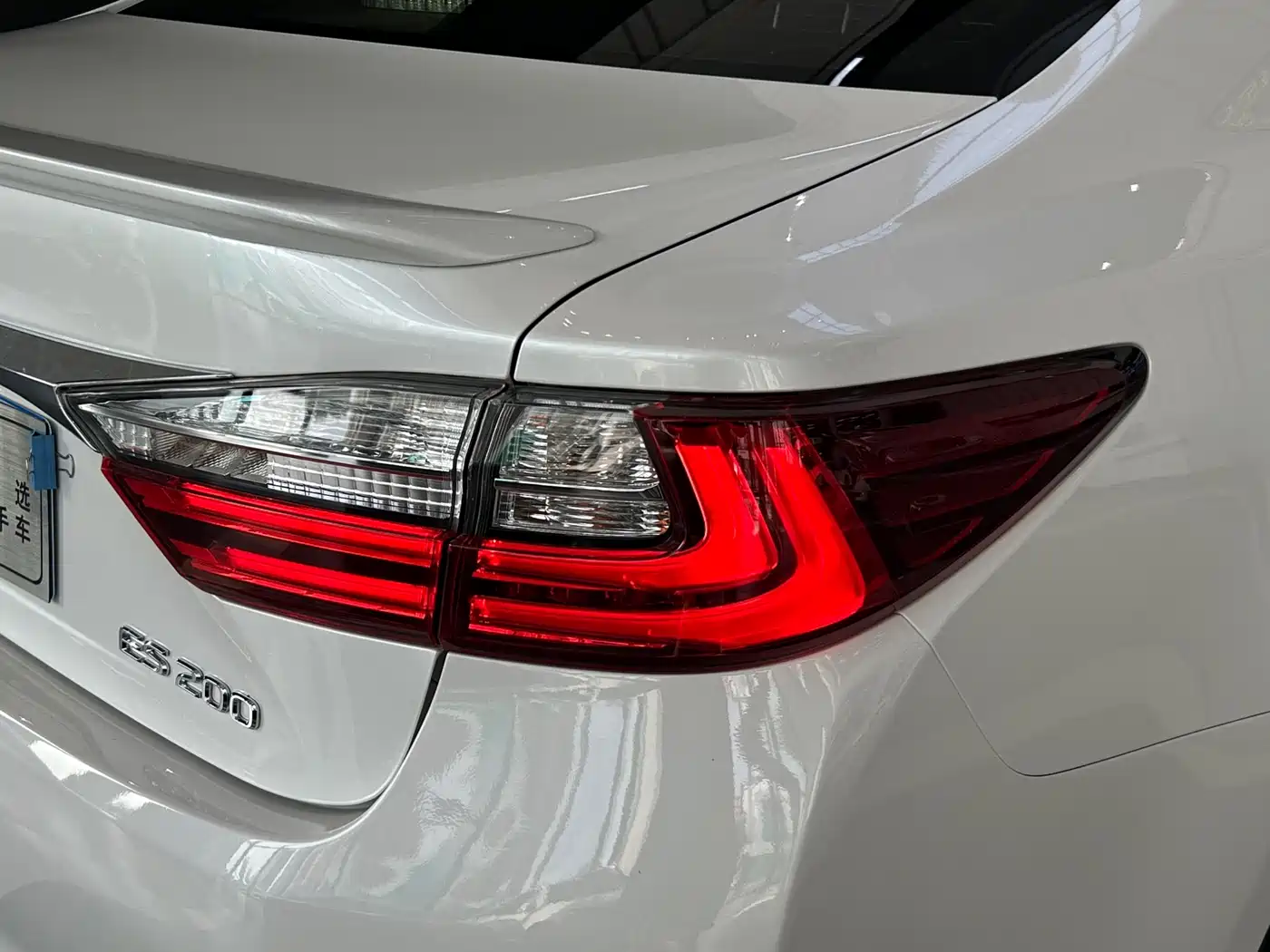 Lexus ES 2015 200 Elite Edition фото 20