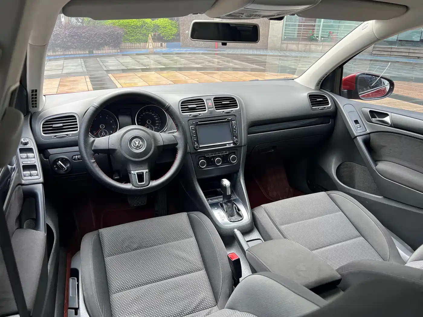 Volkswagen Golf 2012 1.6 Automatic Comfort Type фото 11
