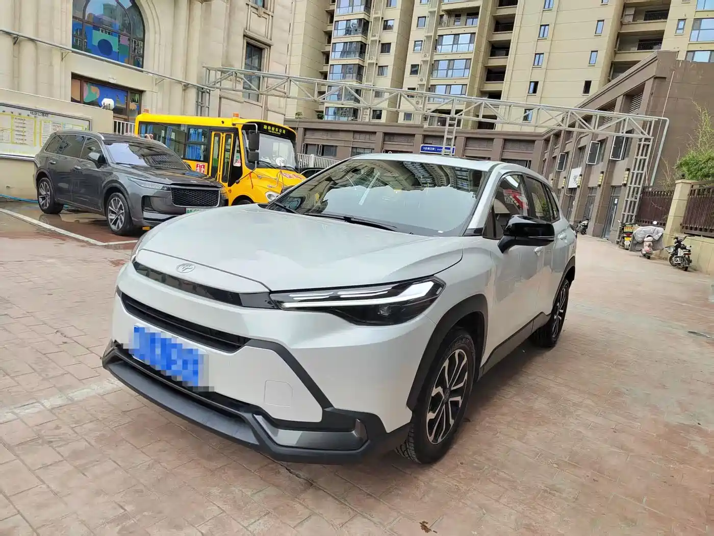 Toyota Frontlander 2025 2.0L CVT Mid Version