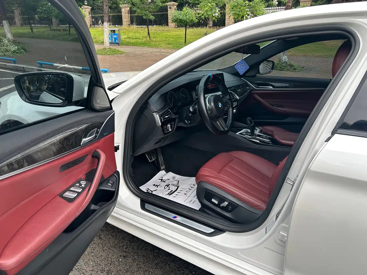 BMW 5 Series 2019 530Li xDrive M Sport Package фото 10