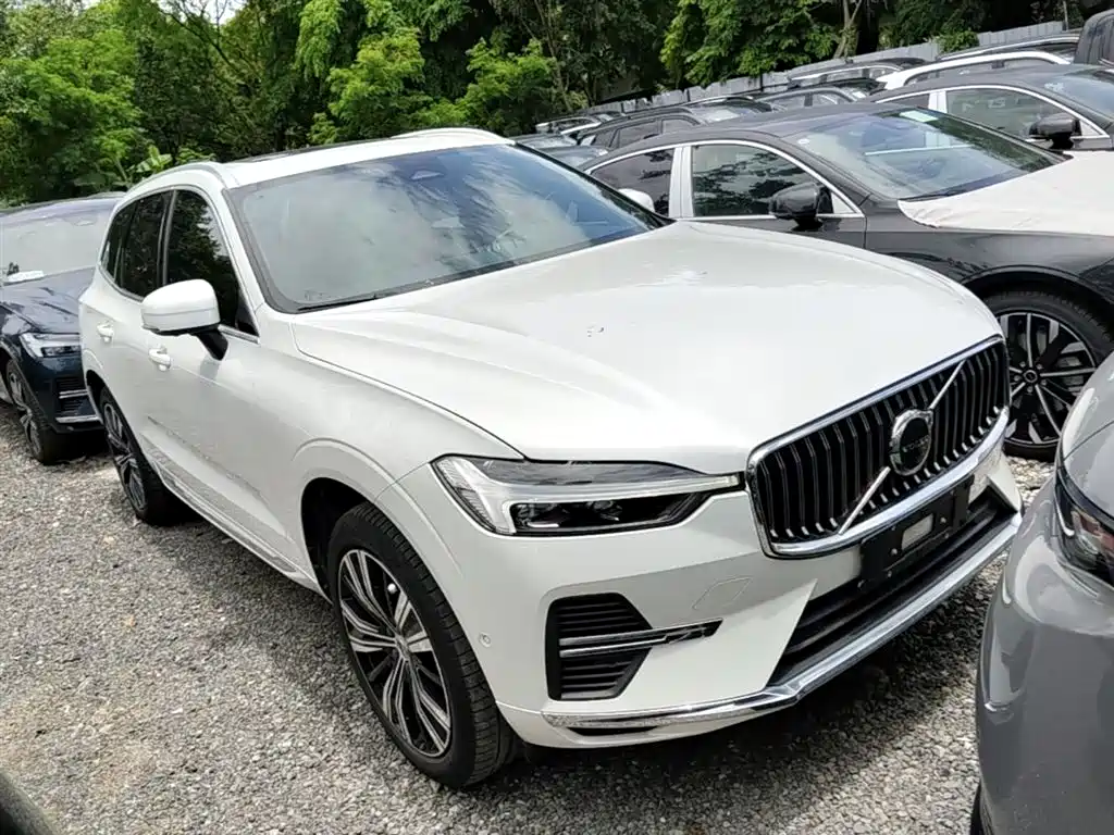 VOLVO XC60 PLUG-IN HYBRID