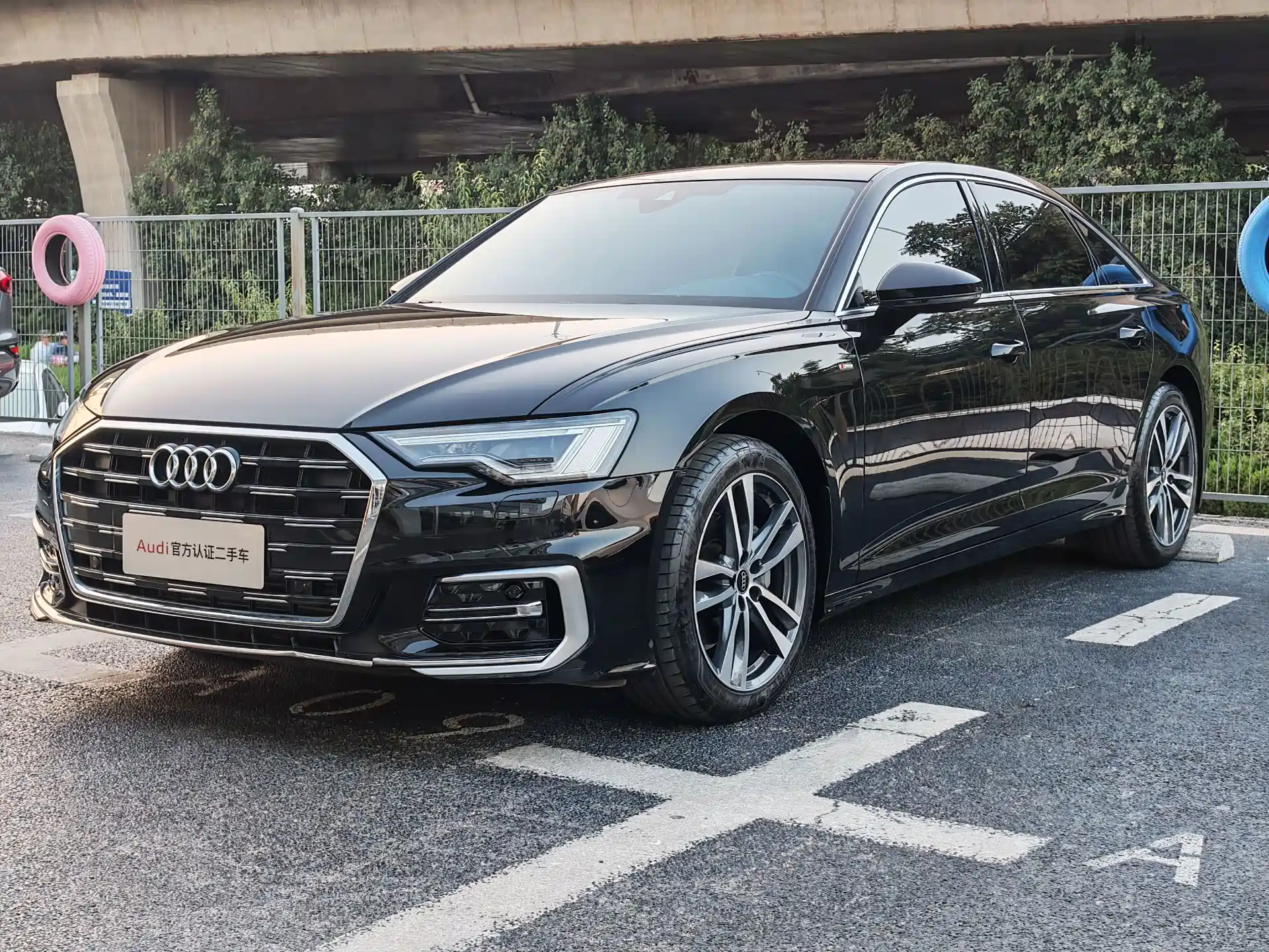 Фото 1 - Audi A6L
