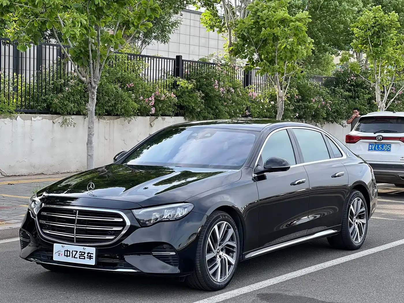 Mercedes-Benz E-Class 2024 E 300 L Fashion