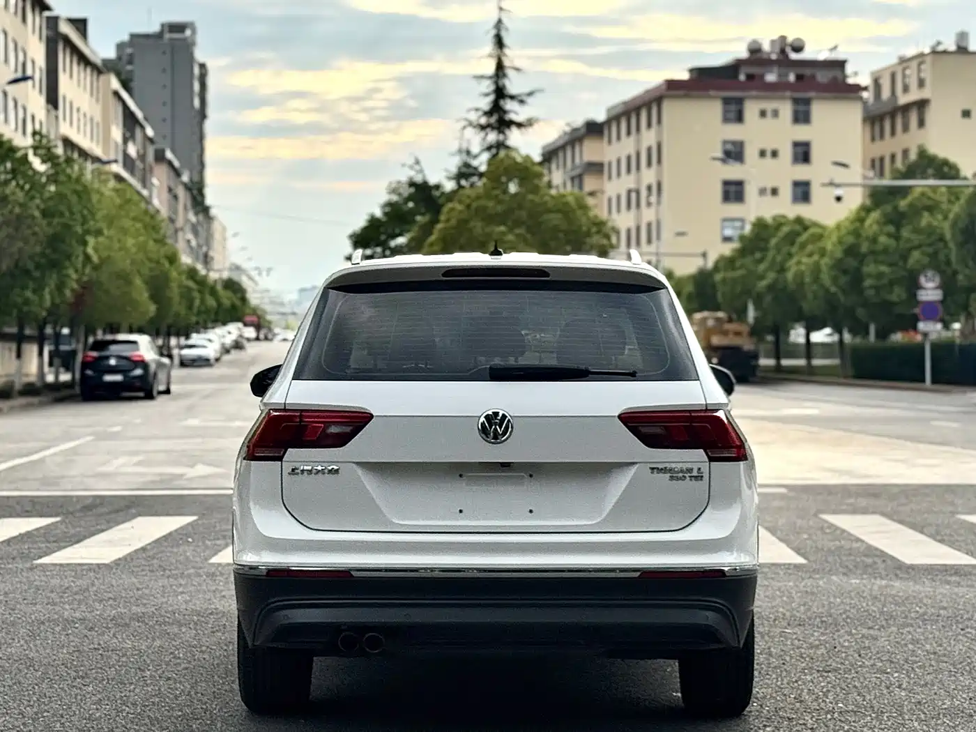 Volkswagen Tiguan L 2018 Facelift 330TSI Automatic 2WD Luxury Edition фото 5
