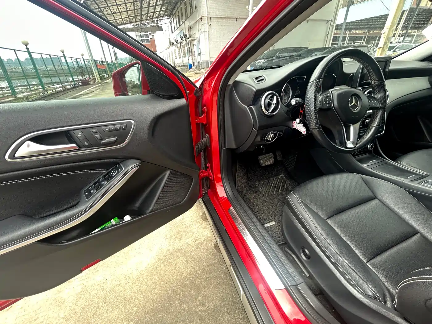 Mercedes-Benz GLA 2015 GLA 200 Dynamic фото 14
