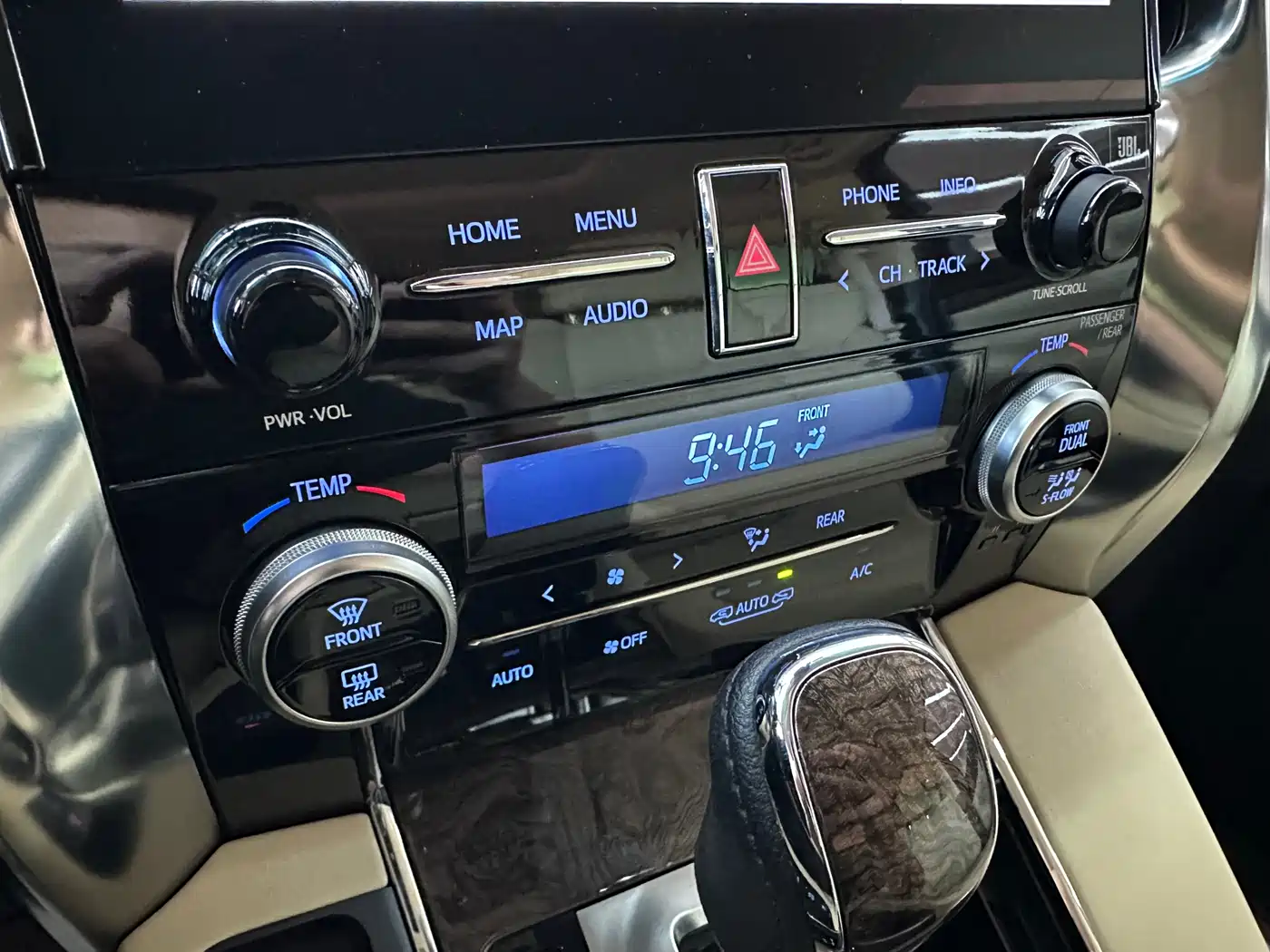 Toyota Vellfire 2021 Crown Hybrid 2.5L HV Premium Edition фото 10