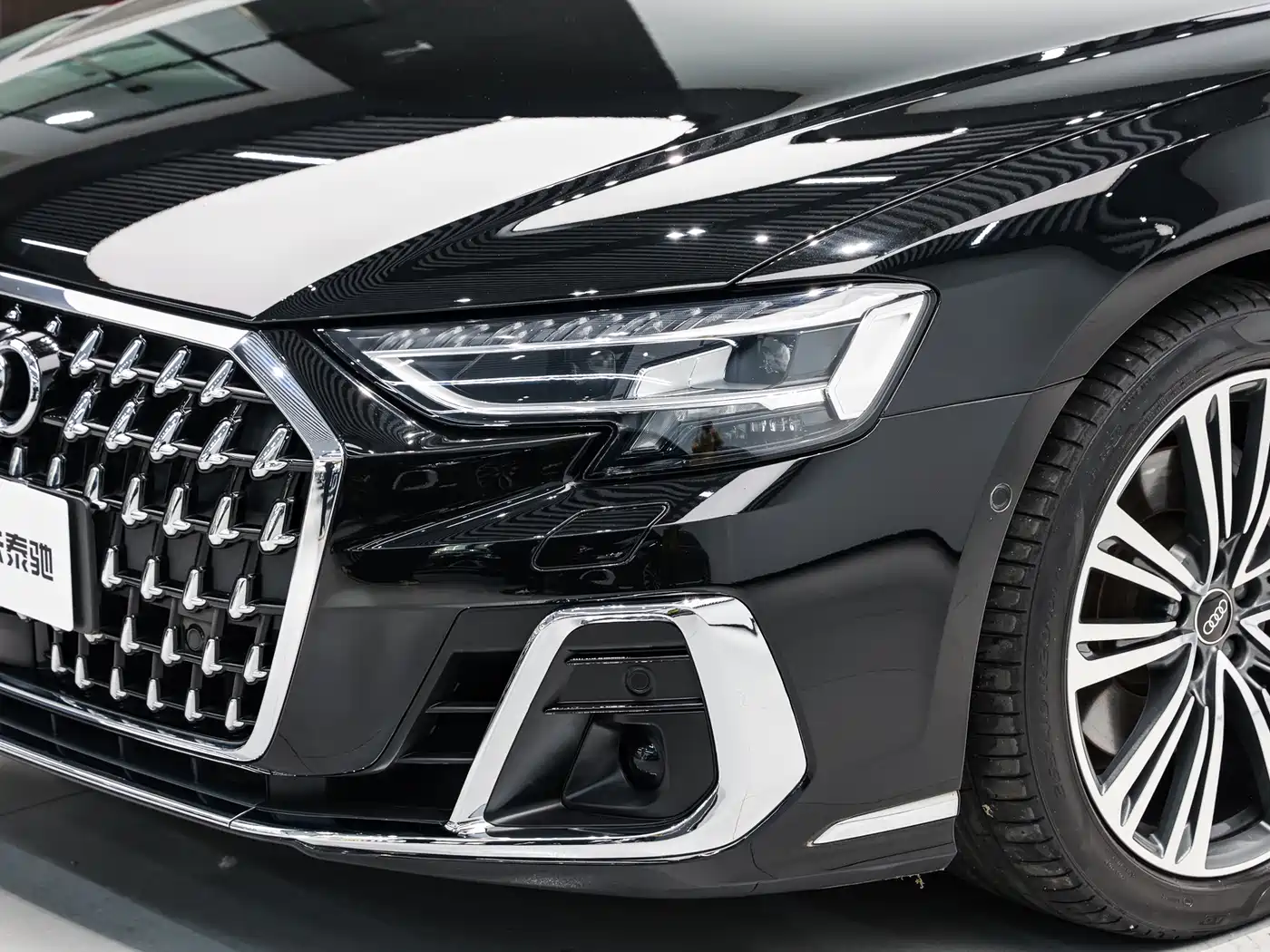 Audi A8 2023 A8L 50 TFSI quattro Exclusive фото 8