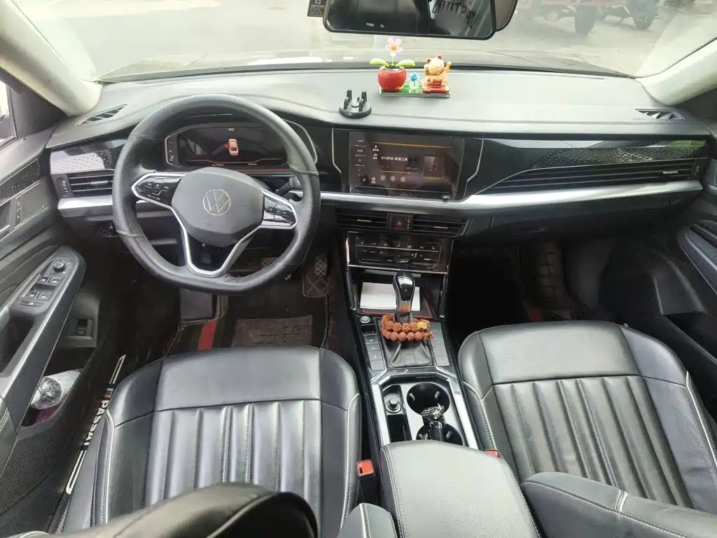 Фото 10 - Volkswagen Passat