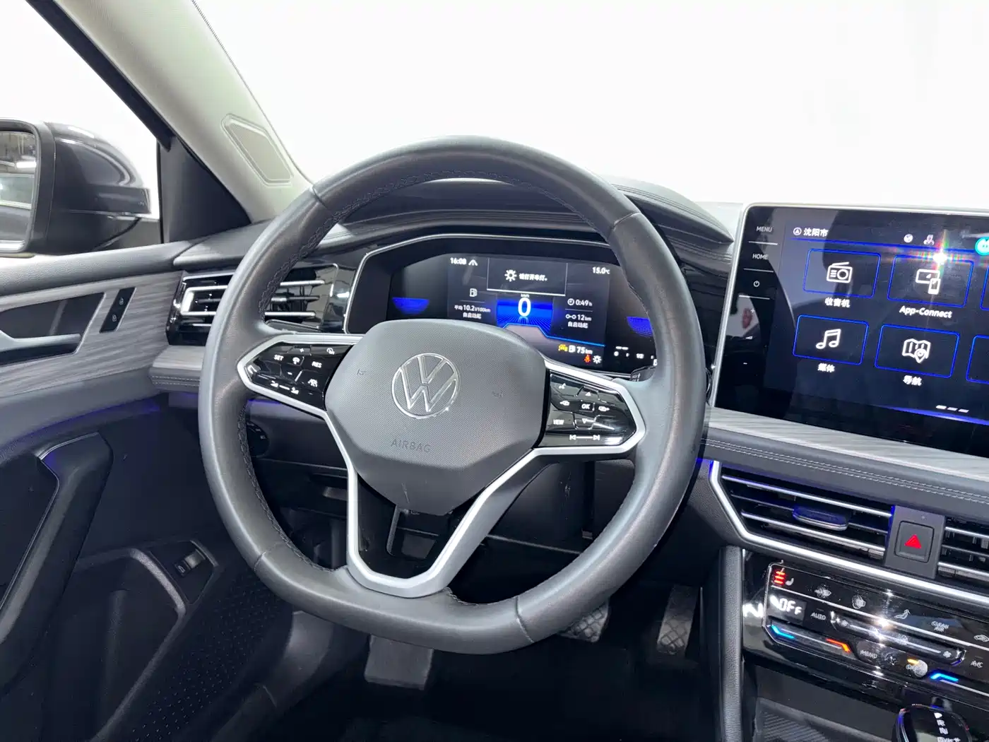 Volkswagen Sagitar 2023 Model Year 280TSI DSG Surpass Edition фото 13
