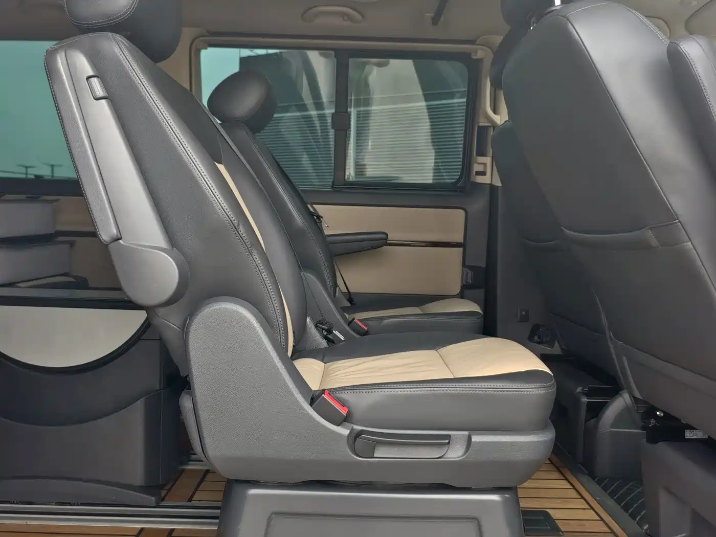 Volkswagen Multivan 2016 2012 2.0TSI 4WD Premium