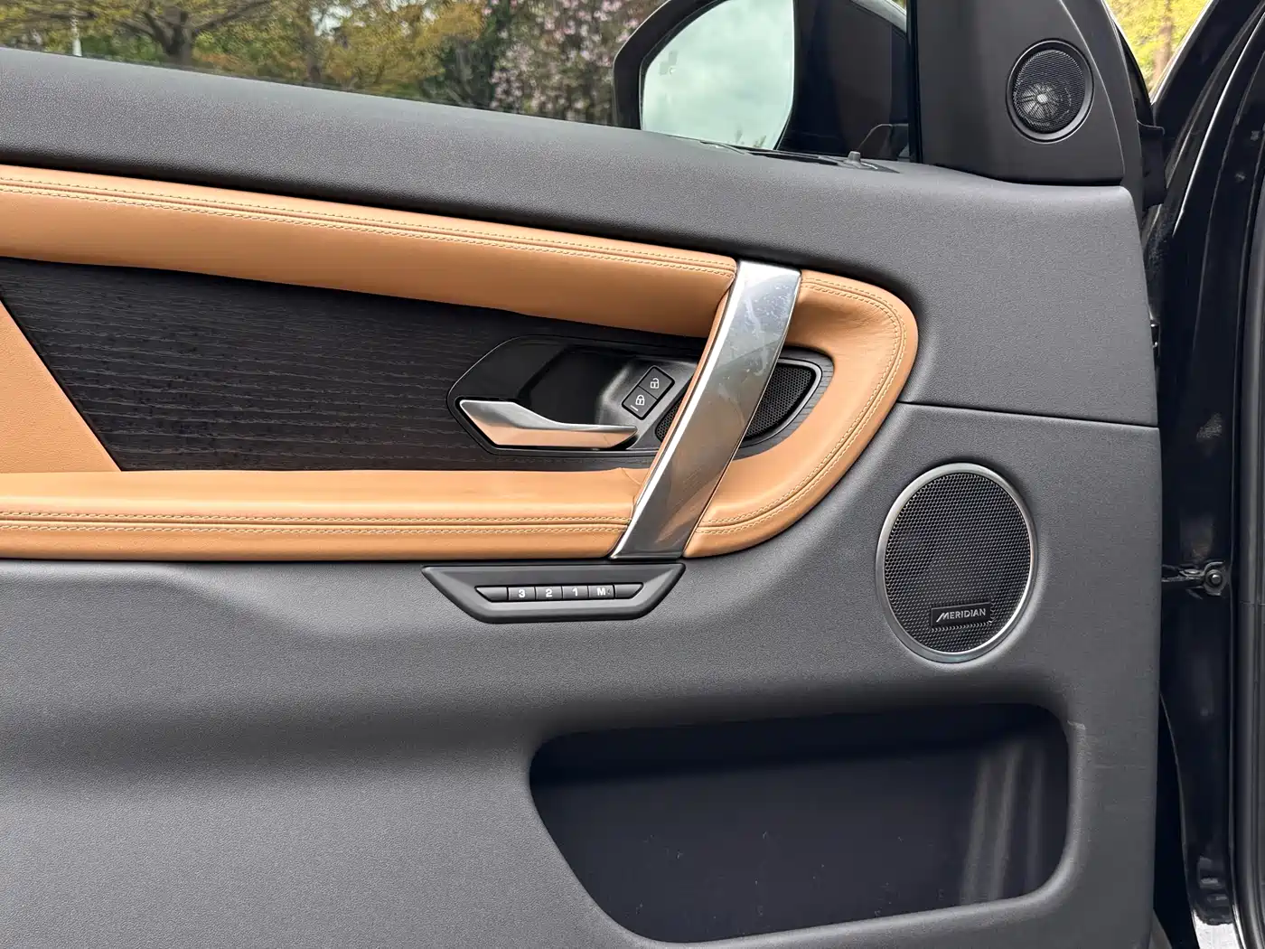 LAND ROVER DISCOVER SPORTS