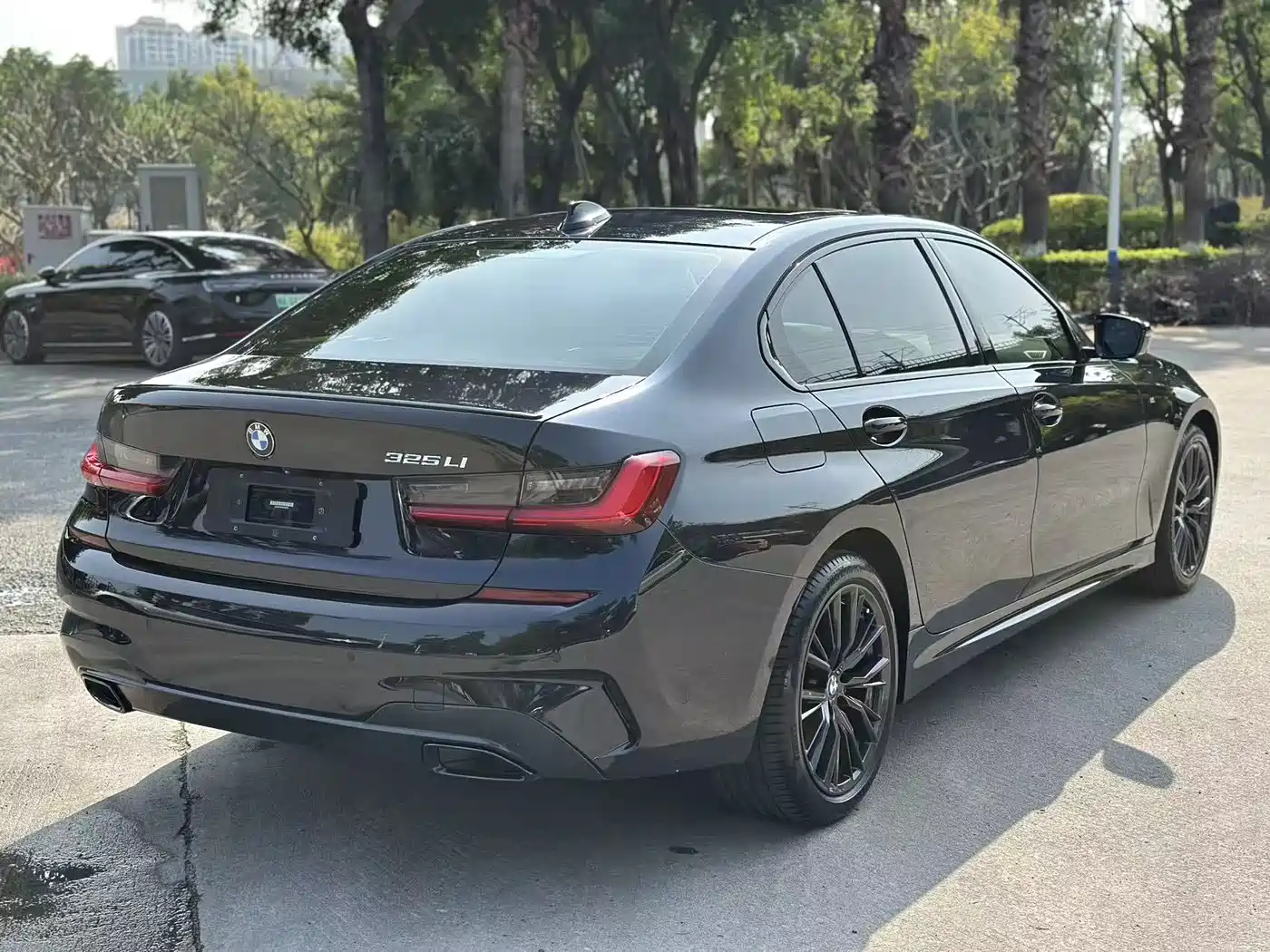 BMW 3 SERIES