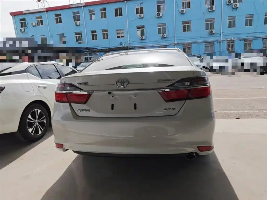 Toyota Camry 2016 2.0G 10th Anniversary Leading Edition фото 6