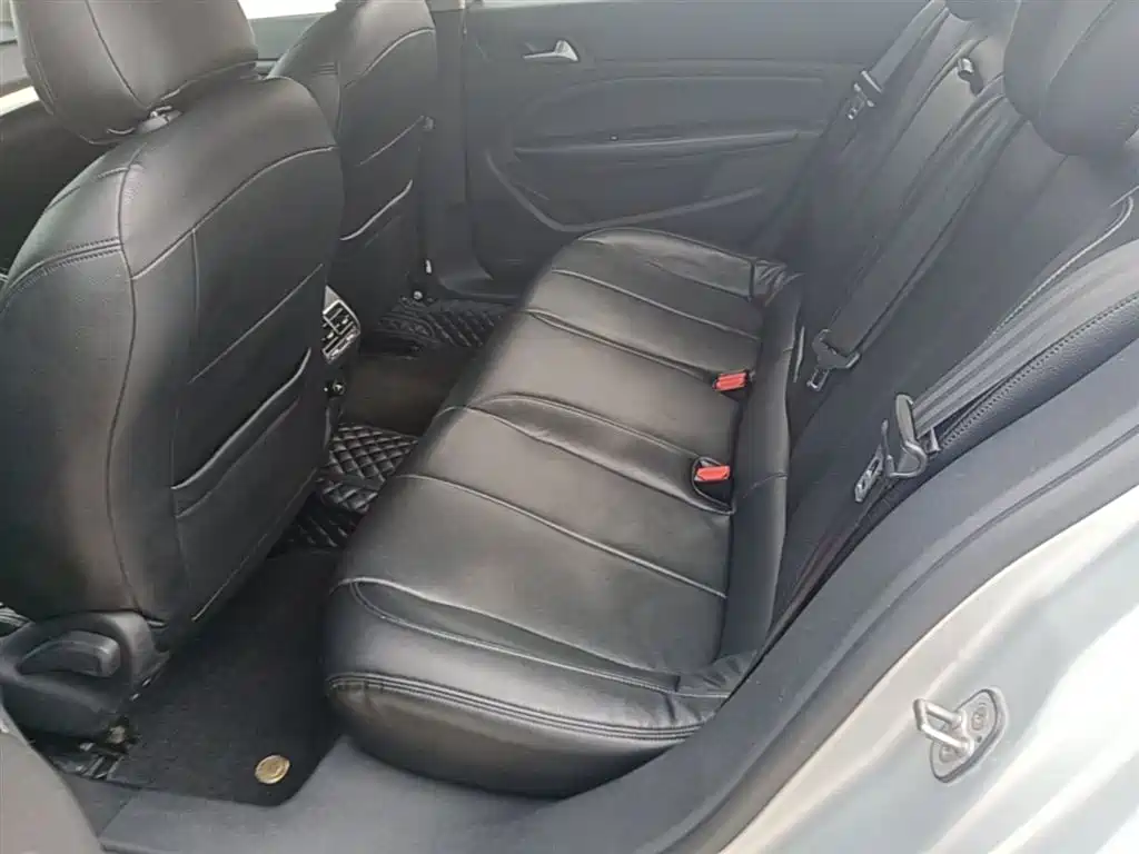 Peugeot 408 2014 1.8L Automatic Luxury Edition фото 17